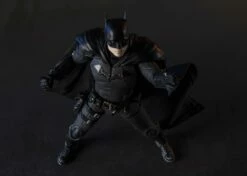 Bandai S.H. Figuarts The Batman -GOOD SMILE COMPANY Shop 4573102637659e