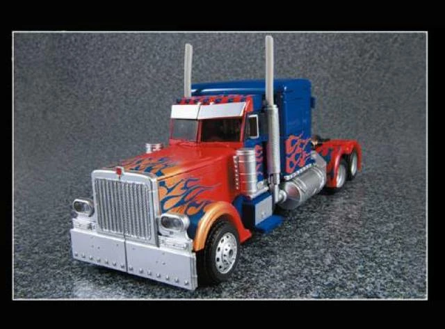 Transformers DOTM APS-01U Ultimate Optimus Prime Asia Premium Series Exclusive Action Figure 8 Transformers DOTM APS-01U Ultimate Optimus Prime Asia Premium Series Exclusive Action Figure - Image 6