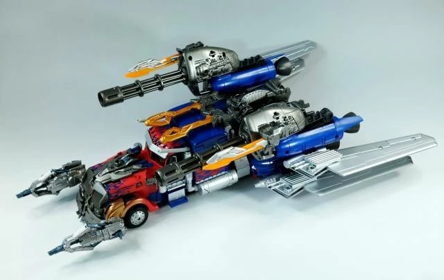 Transformers DOTM APS-01U Ultimate Optimus Prime Asia Premium Series Exclusive Action Figure 10 Transformers DOTM APS-01U Ultimate Optimus Prime Asia Premium Series Exclusive Action Figure - Image 8