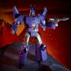 Hasbro Transformers Generations War For Cybertron: Kingdom Voyager Cyclonus Action Figure WFC-K9 -GOOD SMILE COMPANY Shop 5010993767014d
