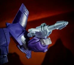 Hasbro Transformers Generations War For Cybertron: Kingdom Voyager Cyclonus Action Figure WFC-K9 -GOOD SMILE COMPANY Shop 5010993767014f