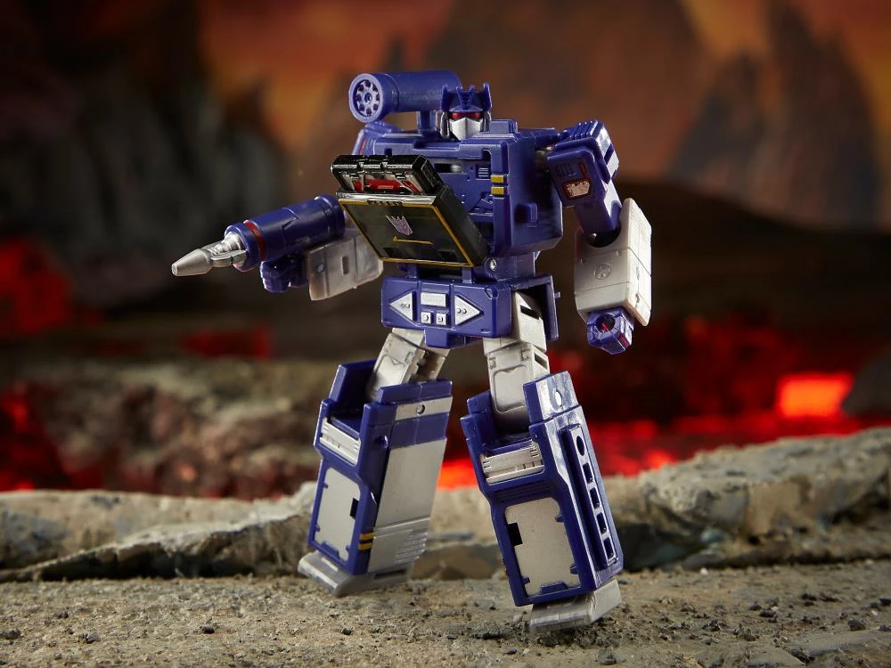 Hasbro Transformers Generations War For Cybertron: Kingdom Core Soundwave Action Figure WFC-K21 6 Hasbro Transformers Generations War For Cybertron: Kingdom Core Soundwave Action Figure WFC-K21 - Image 4