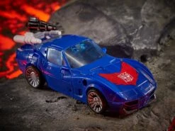 Hasbro Transformers Generations War For Cybertron: Kingdom Deluxe Tracks Action Figure WFC-K26 -GOOD SMILE COMPANY Shop 5010993782222e