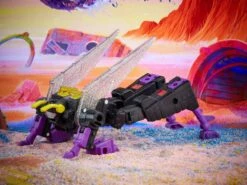 Hasbro Transformers Generations Legacy Deluxe Class Kickback Action Figure -GOOD SMILE COMPANY Shop 5010993974849e d328b334 a831 4a4e a4a2 558ed4a3aec8