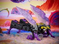 Hasbro Transformers Generations Legacy Deluxe Class Kickback Action Figure -GOOD SMILE COMPANY Shop 5010993974849f 27c9c28d 6296 4fcb b684 3bd1abd8b6a0