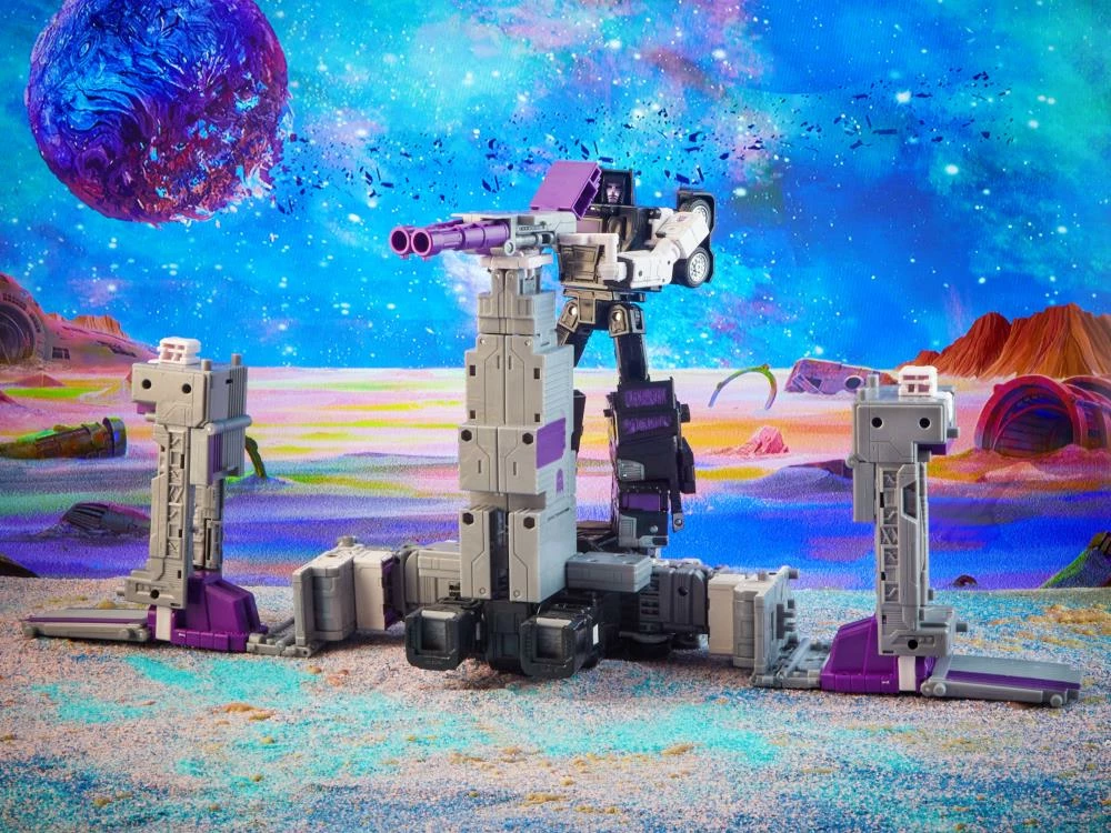 Hasbro Transformers Generations Legacy Commander Class Motormaster Action Figure 5 Hasbro Transformers Generations Legacy Commander Class Motormaster Action Figure - Image 3