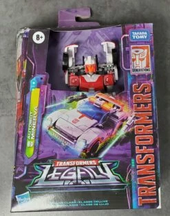 Hasbro Transformers Generations Legacy Deluxe Class Minerva Action Figure