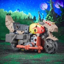 Hasbro Transformers Generations Legacy Evolution Deluxe Class Crashbar Action Figure -GOOD SMILE COMPANY Shop 5010994202262c