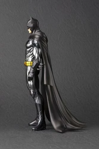 Kotobukiya DC Comics New 52 Batman Artfx+ Statue 6 Kotobukiya DC Comics New 52 Batman Artfx+ Statue - Image 4