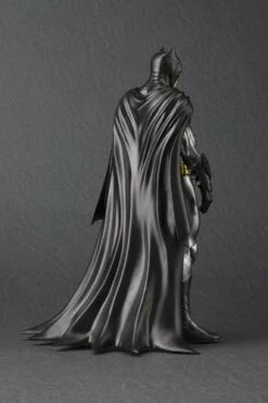 Kotobukiya DC Comics New 52 Batman Artfx+ Statue 16 Kotobukiya DC Comics New 52 Batman Artfx+ Statue -GOOD SMILE COMPANY Shop 603259028445h