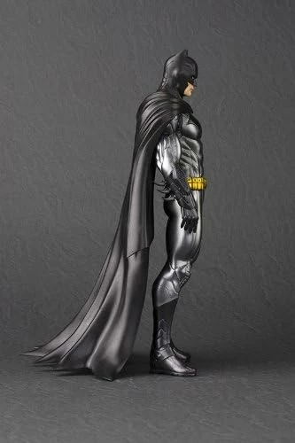 Kotobukiya DC Comics New 52 Batman Artfx+ Statue 10 Kotobukiya DC Comics New 52 Batman Artfx+ Statue - Image 8