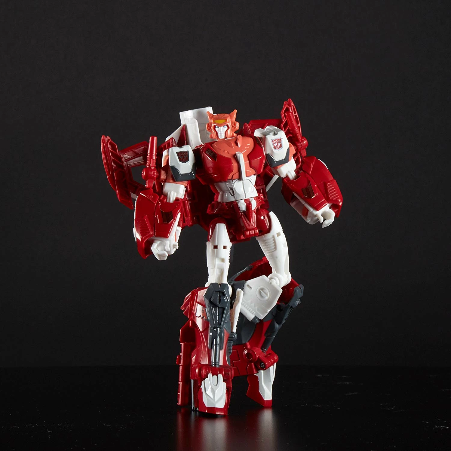 Hasbro Transformers Generations Power Of The Primes Voyager Class Elita 1 Figure 4 Hasbro Transformers Generations Power Of The Primes Voyager Class Elita 1 Figure - Image 2
